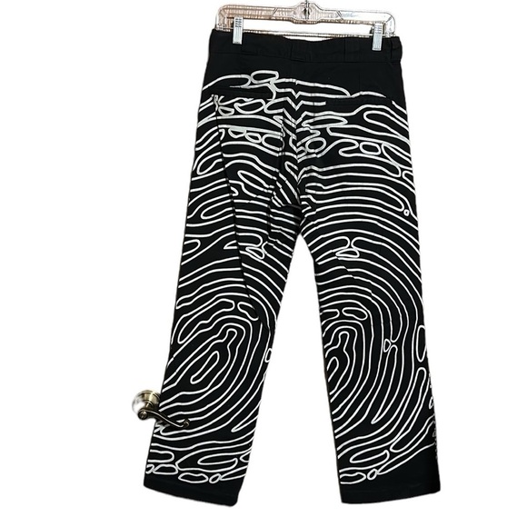Hot Lava Thumbprint Work pant -Unisex
Wide Black White Print Size Small - Picture 5 of 16